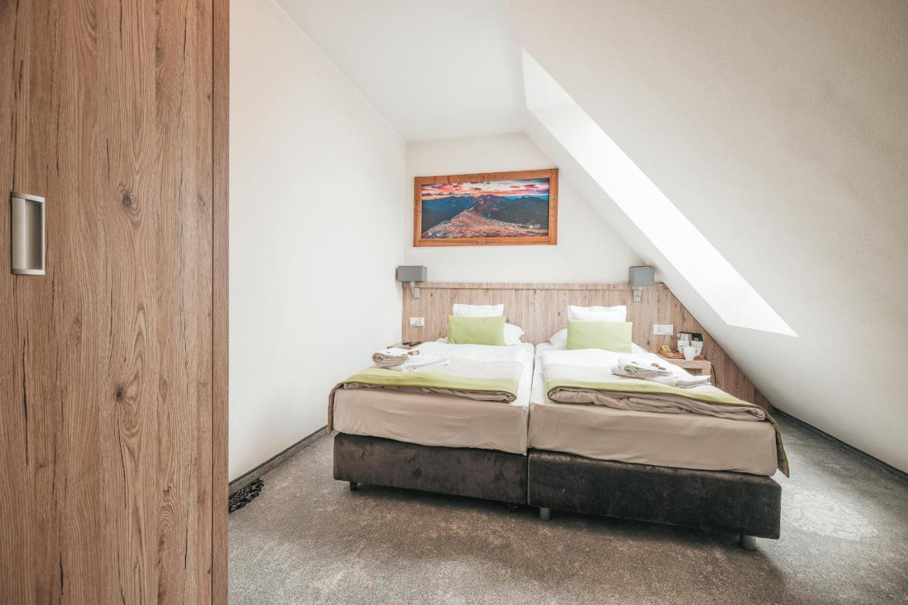Grand Tatry - Miejsce Na Wyjatkowy Pobyt Dla Ciebie I Twojej Rodziny! - Sauna I Jacuzzi Wliczone W Cene Pobytu -10 Minut Pieszo Od Term Bania Bialka Tatrzanska Luaran gambar