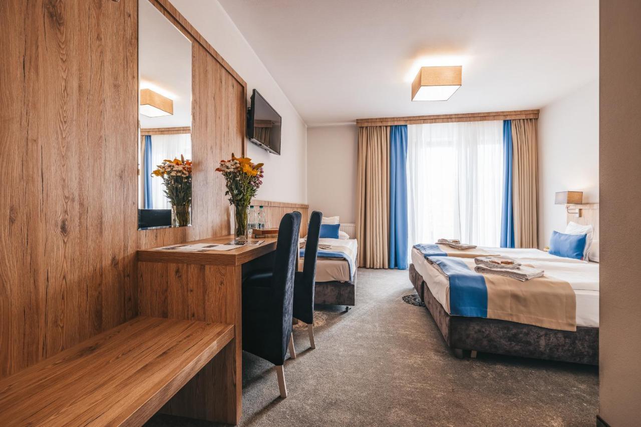 Grand Tatry - Miejsce Na Wyjatkowy Pobyt Dla Ciebie I Twojej Rodziny! - Sauna I Jacuzzi Wliczone W Cene Pobytu -10 Minut Pieszo Od Term Bania Bialka Tatrzanska Luaran gambar